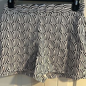 CECE Women’s designer shorts SZ 14 NWOTS!! 97 % Cotton 3% Spandex.